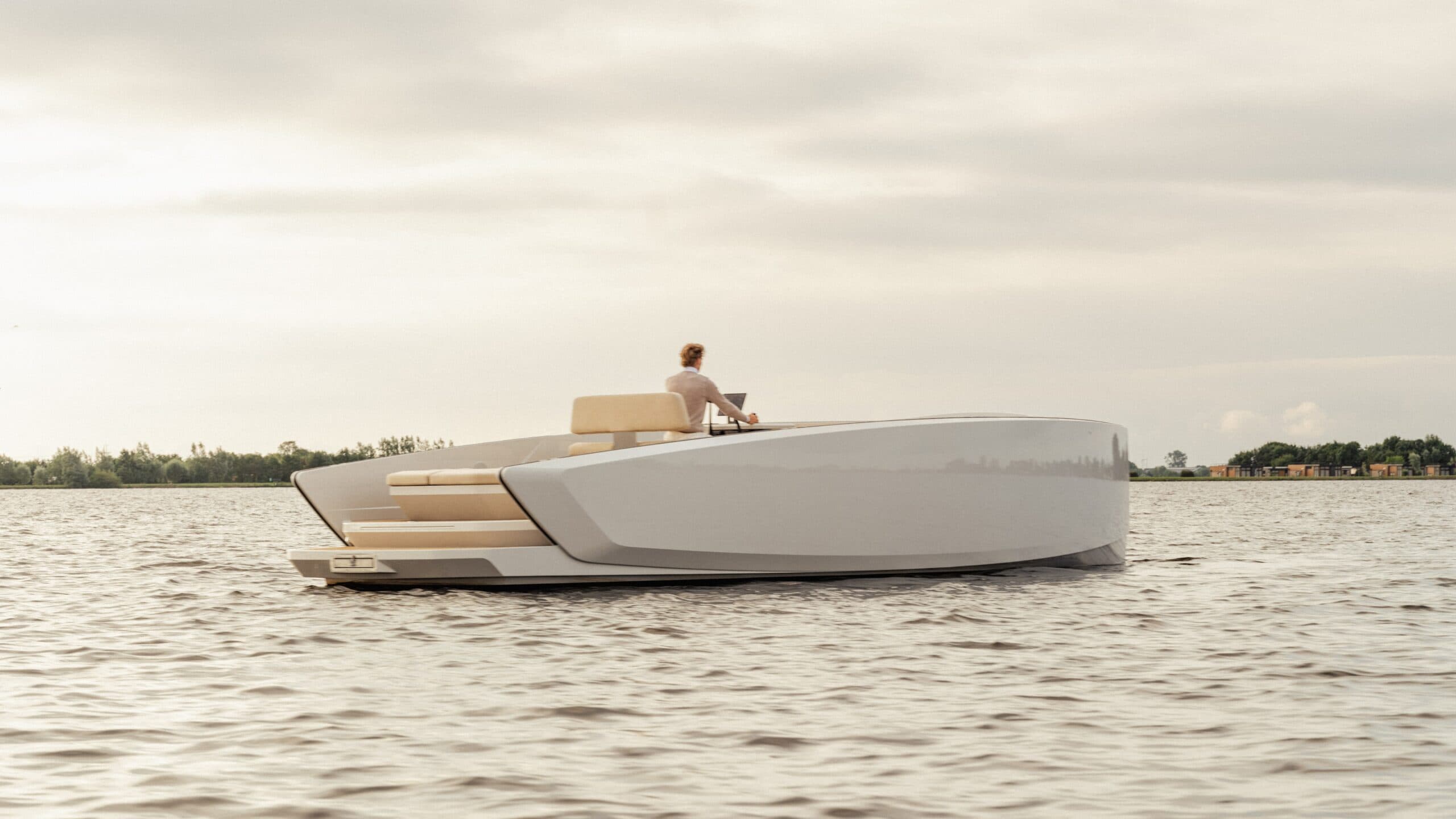 Lumen Yachts electric yacht